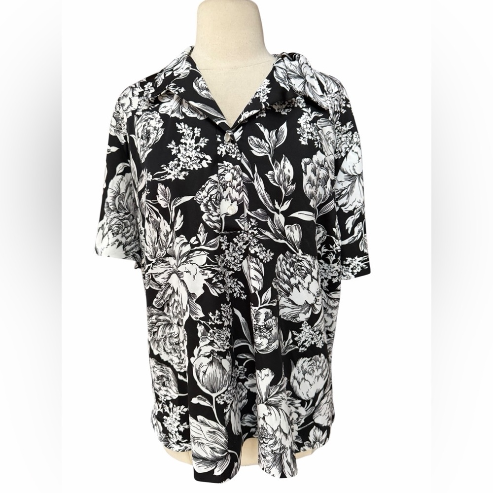 Late 1960s/70s Gales, Made in USA, Hawaiian Style Quarter Button Placket Top